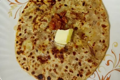 1 Aloo Pyaaz Paratha