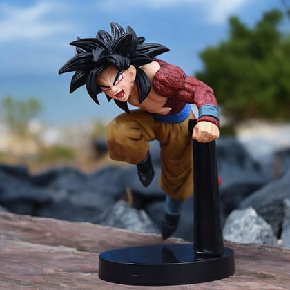 SON GOKU SSJ4 PUNCHING ACTION FIGURE WITH STAND (20 CM HEIGHT) - DRAGON BALL Z