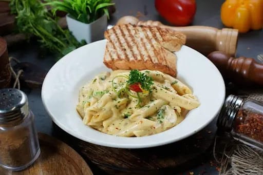 Veg White Sauce Pasta