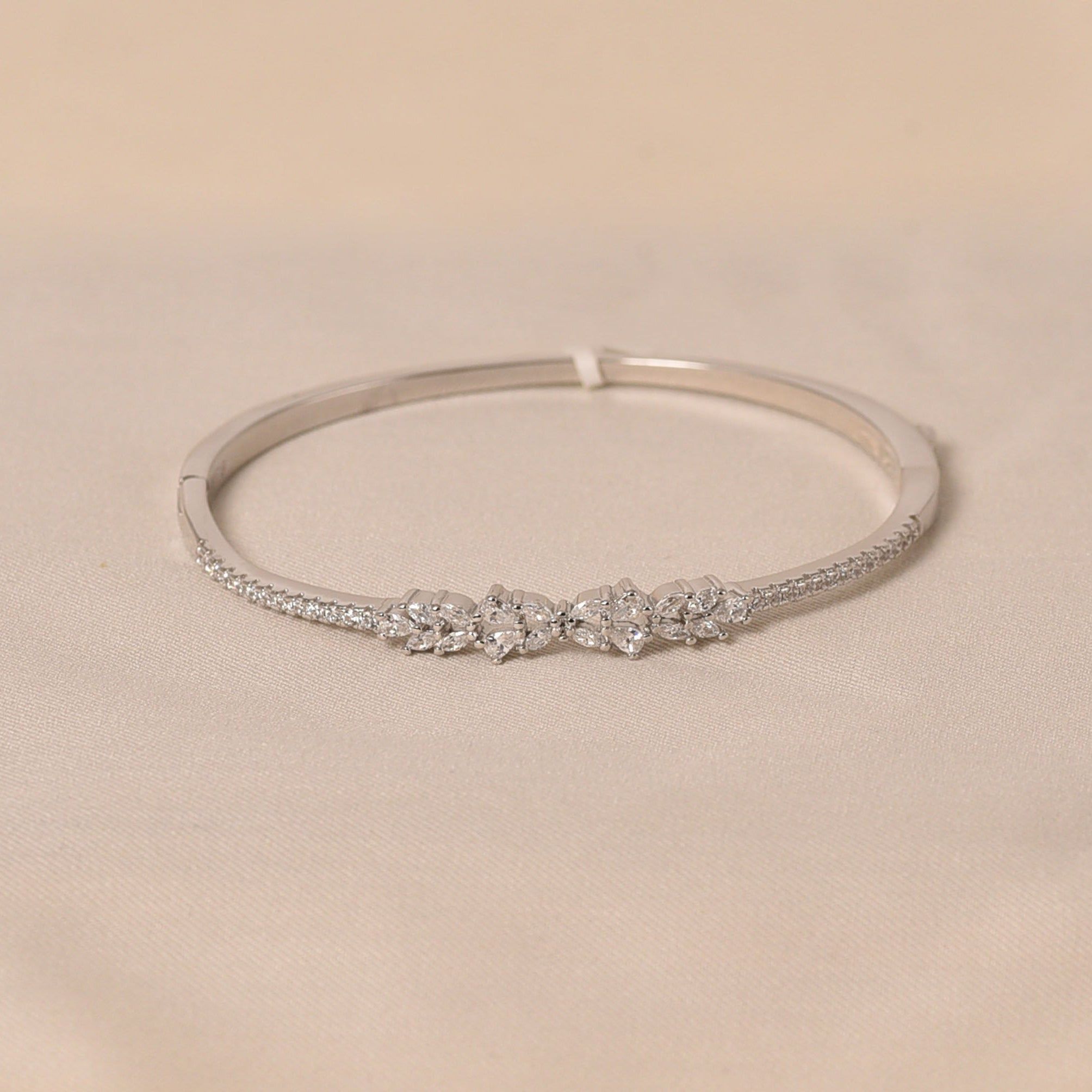 Jasmine Diamond kada