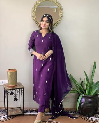 PURPLE  REYON EMBROIDERY WORK KURTI PANT WITH FANCY DUPATTA-M