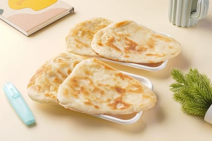 Naan (4 Pcs)