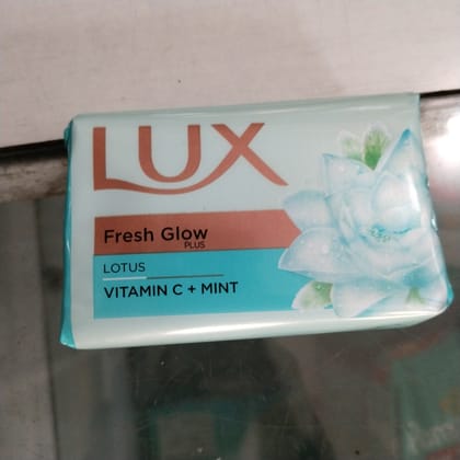 Lux flaw-less glow Lotus soap