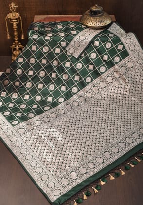 Forest Green tone Exquisite Banarasi Katan Silk Saree with checks pattern and Buttas | SILK MARK CERTIFIED