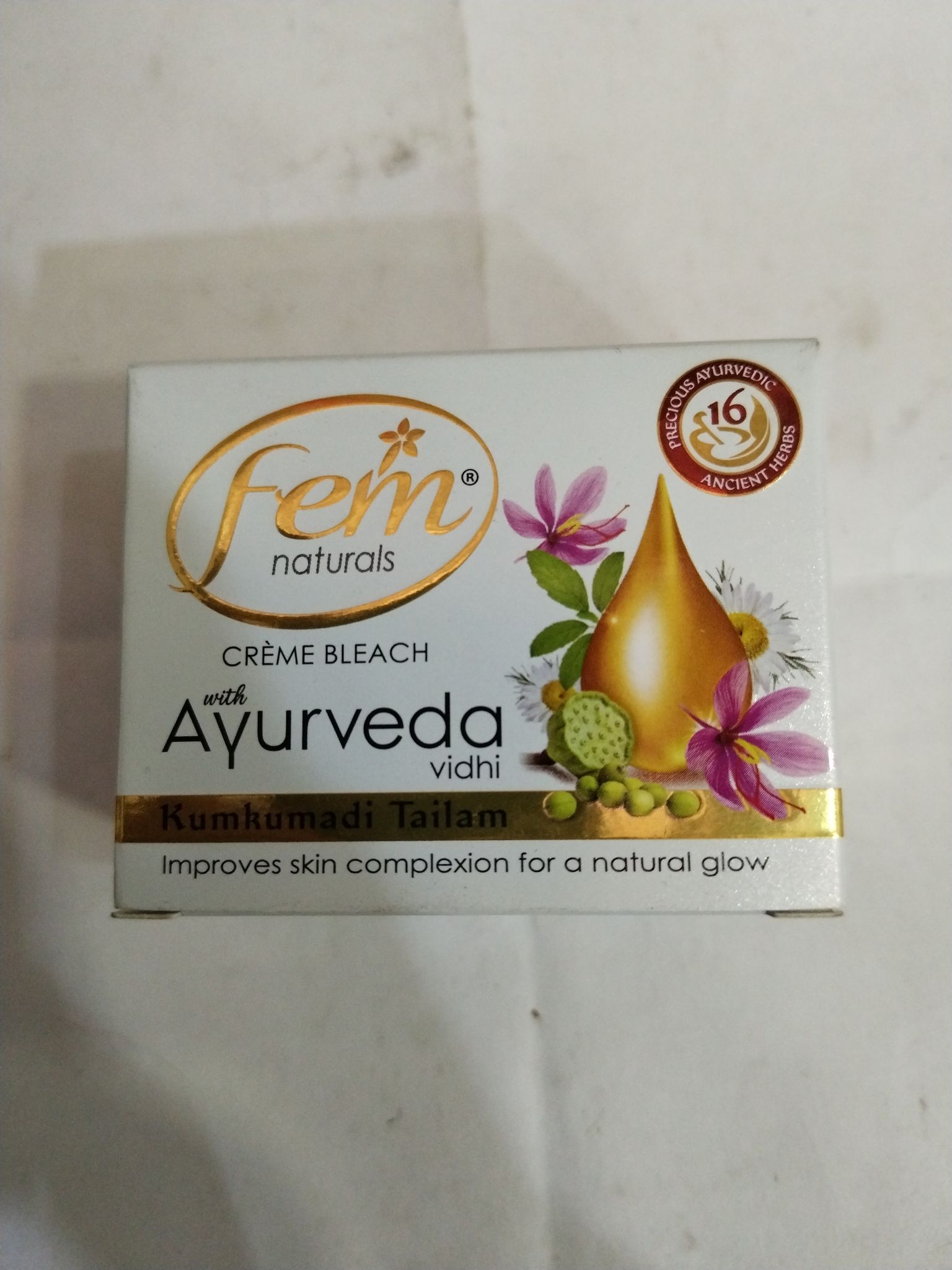 Fem Naturals Crème bleach With Ayurveda vidhi Kumkumadi tailam 