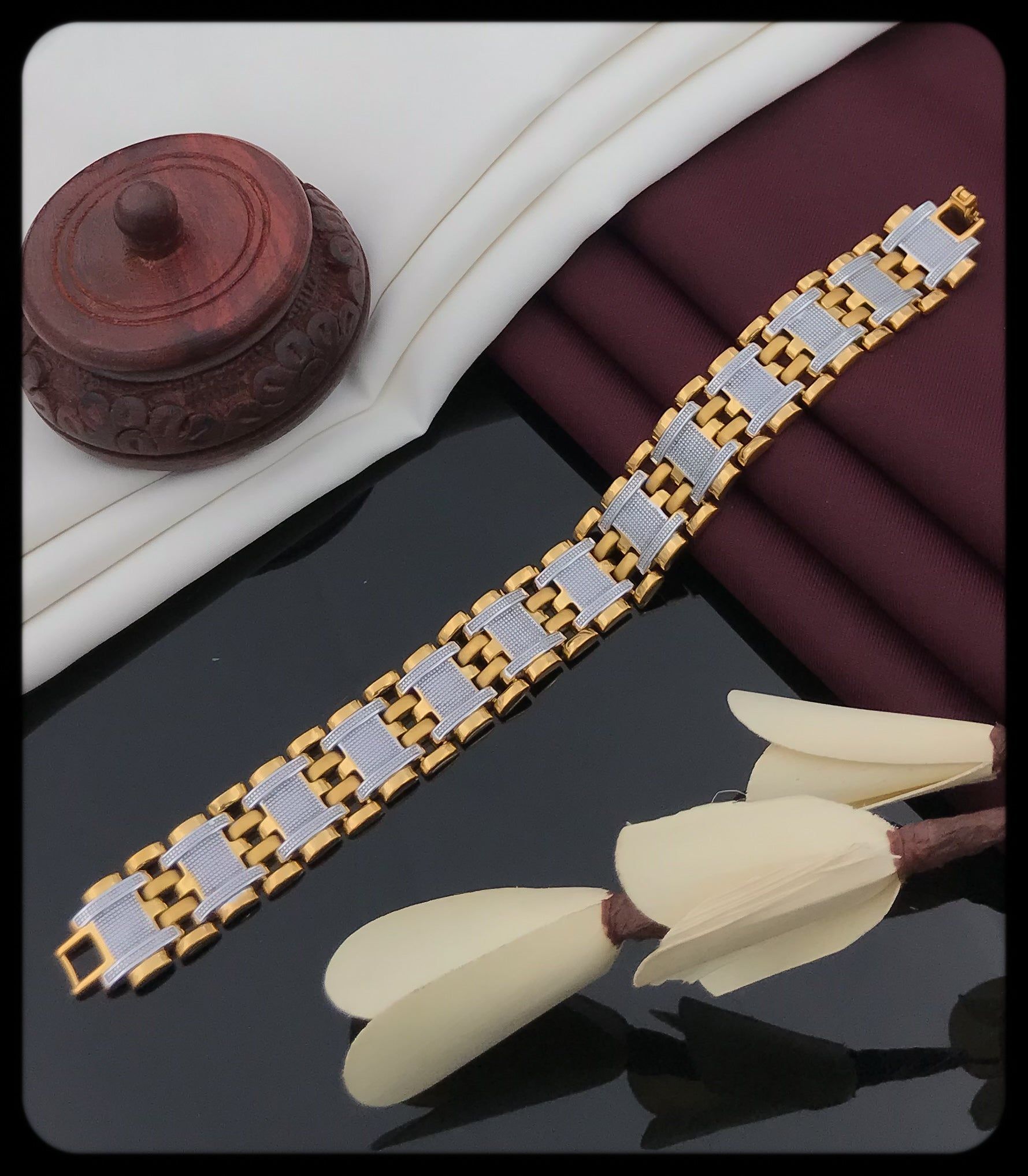 Jazzy Gold Plated Unisex Loose Bracelet