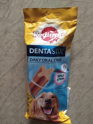 Pedigree Dentastix Daily oral care Tificial Lecurs Triple Action Reduces fartar Ceans hard Och teeth Supports Gum health 