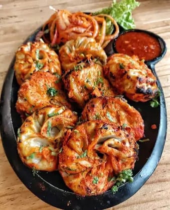 Chicken Tandoori Ragi Momos [8 Pieces]