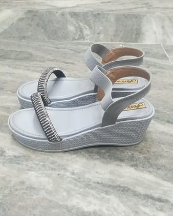 Fancy belt chappal
