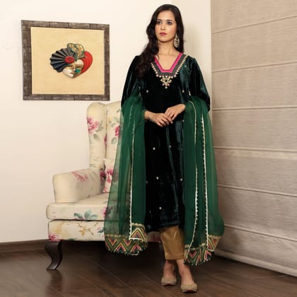 Green Embroidered Velvet Kurta Set with Mashru Silk Pants & Organza Dupatta-XS