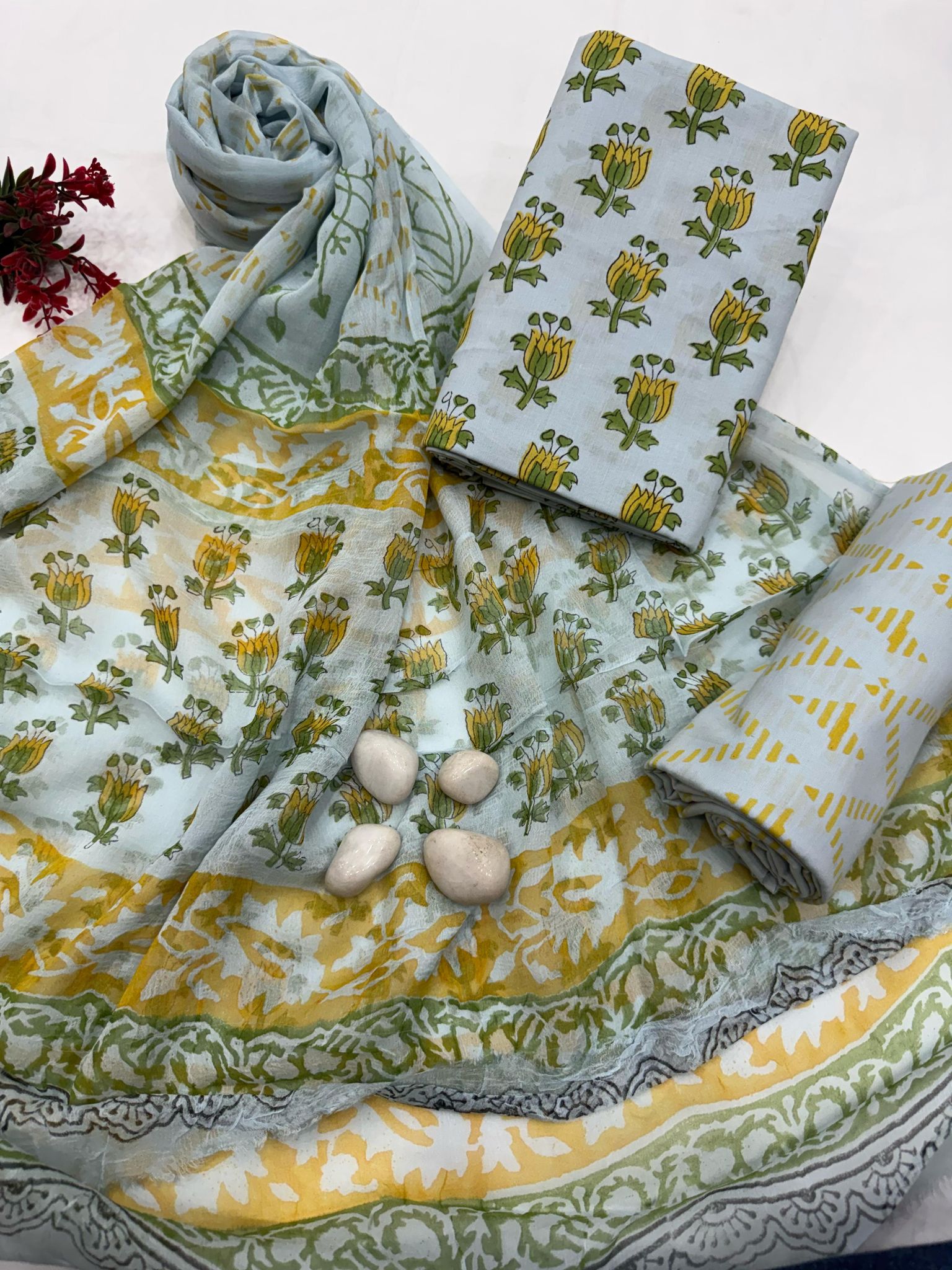 Cotton Suit With Chiffon Dupatta