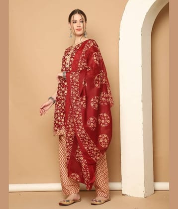 wonder weave Women Cotton Blend Printed Straight Kurti With Patiala Salwar ( Maroon )