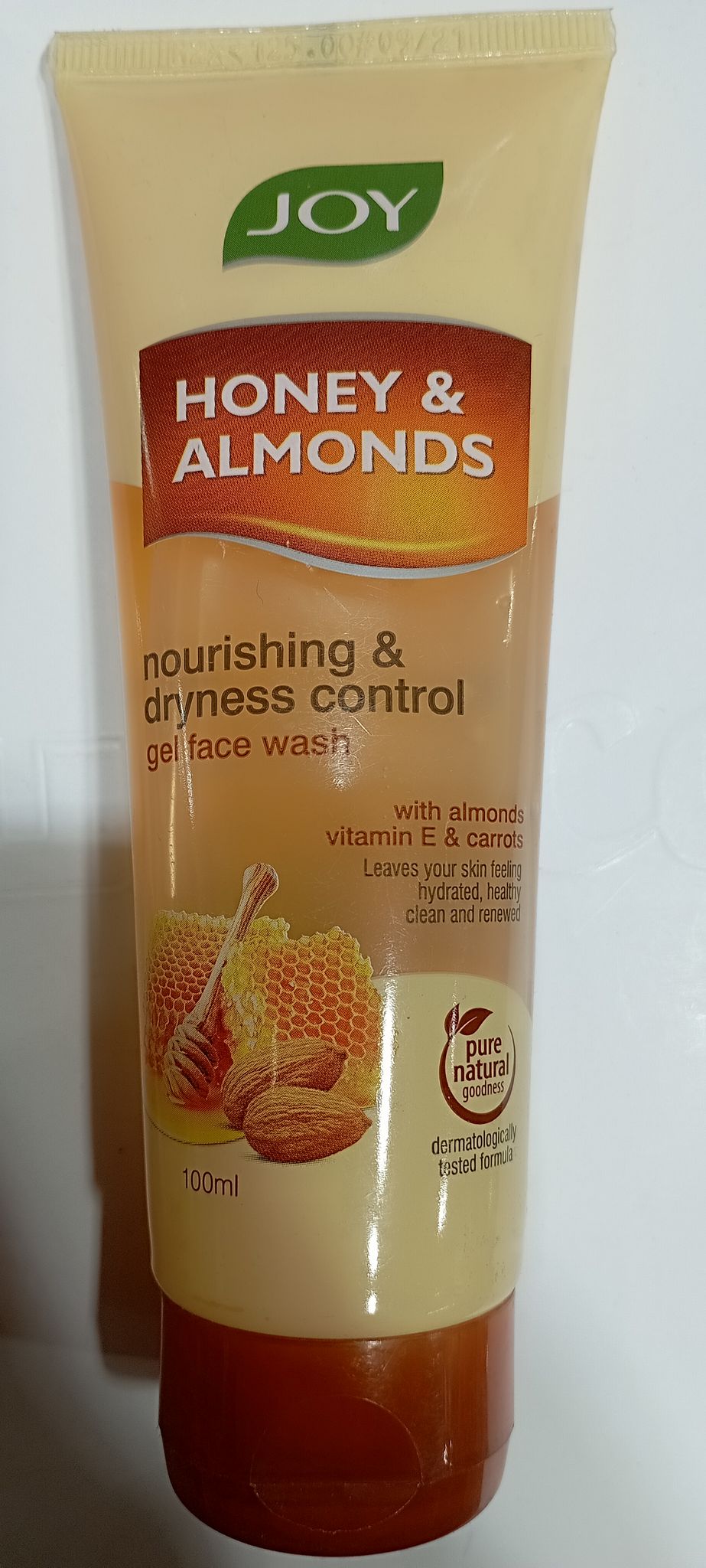 Joy honey & almonds nourishing & dryness cantrol gel face wash 100ml