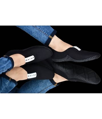 Akiko Black Men's Slip on