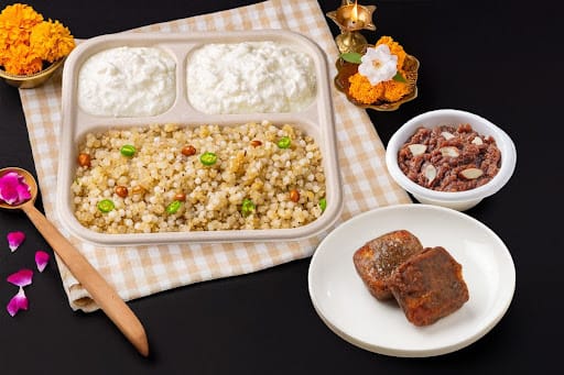 Sabudana Khichdi Meal With Kuttu Paneer Pakoda & Rajgira Halwa