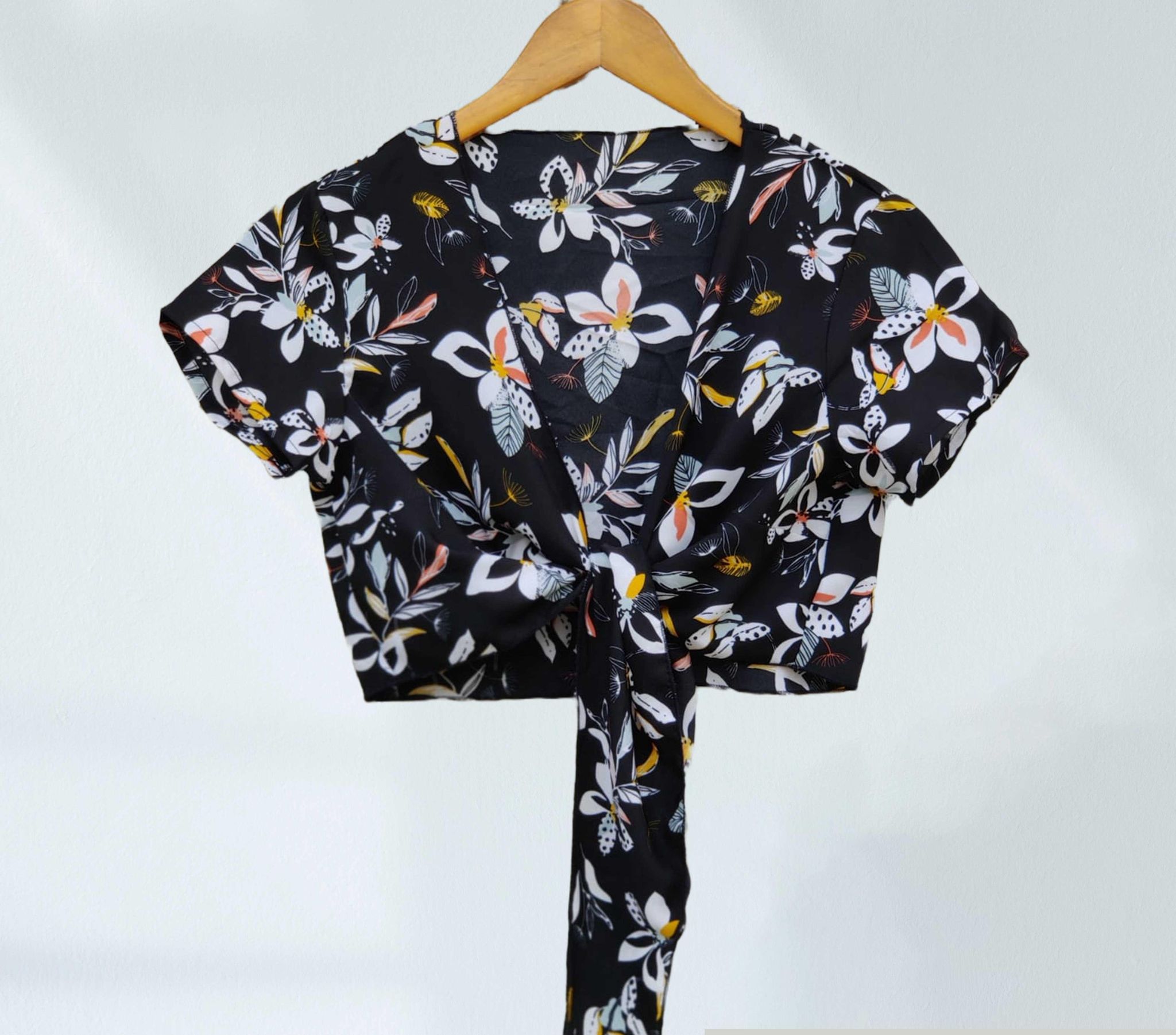 Poly Crepe Shrugs I-L / Black Floral Print