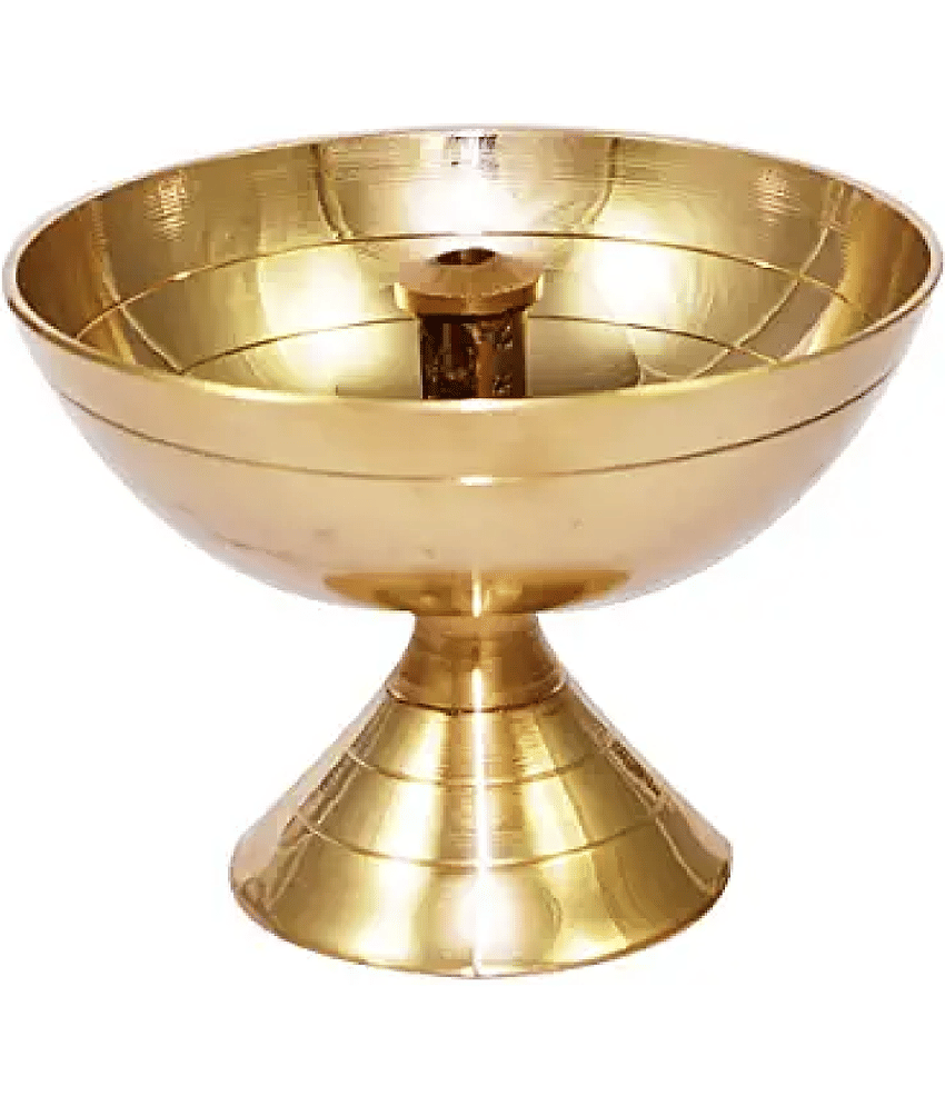 Brass Pooja Diya (Pack of 1)