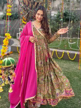 Heena Hues Suit Set-S