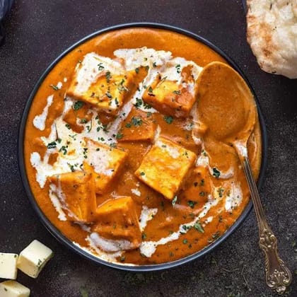 Paneer Butter Masala [Half, 500 Ml] With 8 Butter Roti And Salad