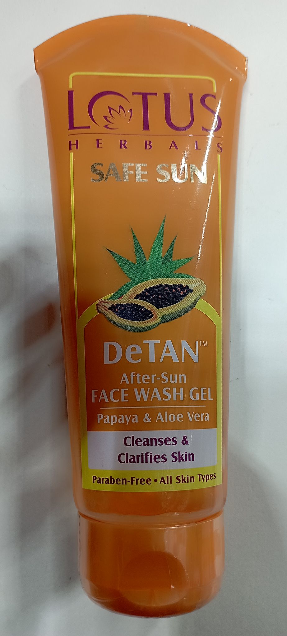 Lotus herbals safe sun detan after-sun face wash gel papaya & aloe vera 100g