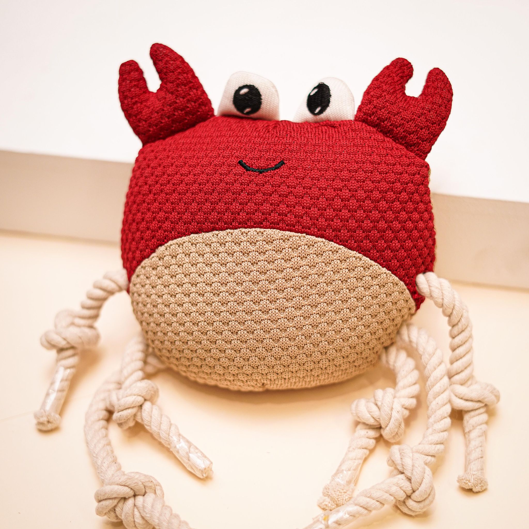 Furry Castle Knitted Crab Dog Toy: Durable Polyester Squeaky and Soft Rope Toy