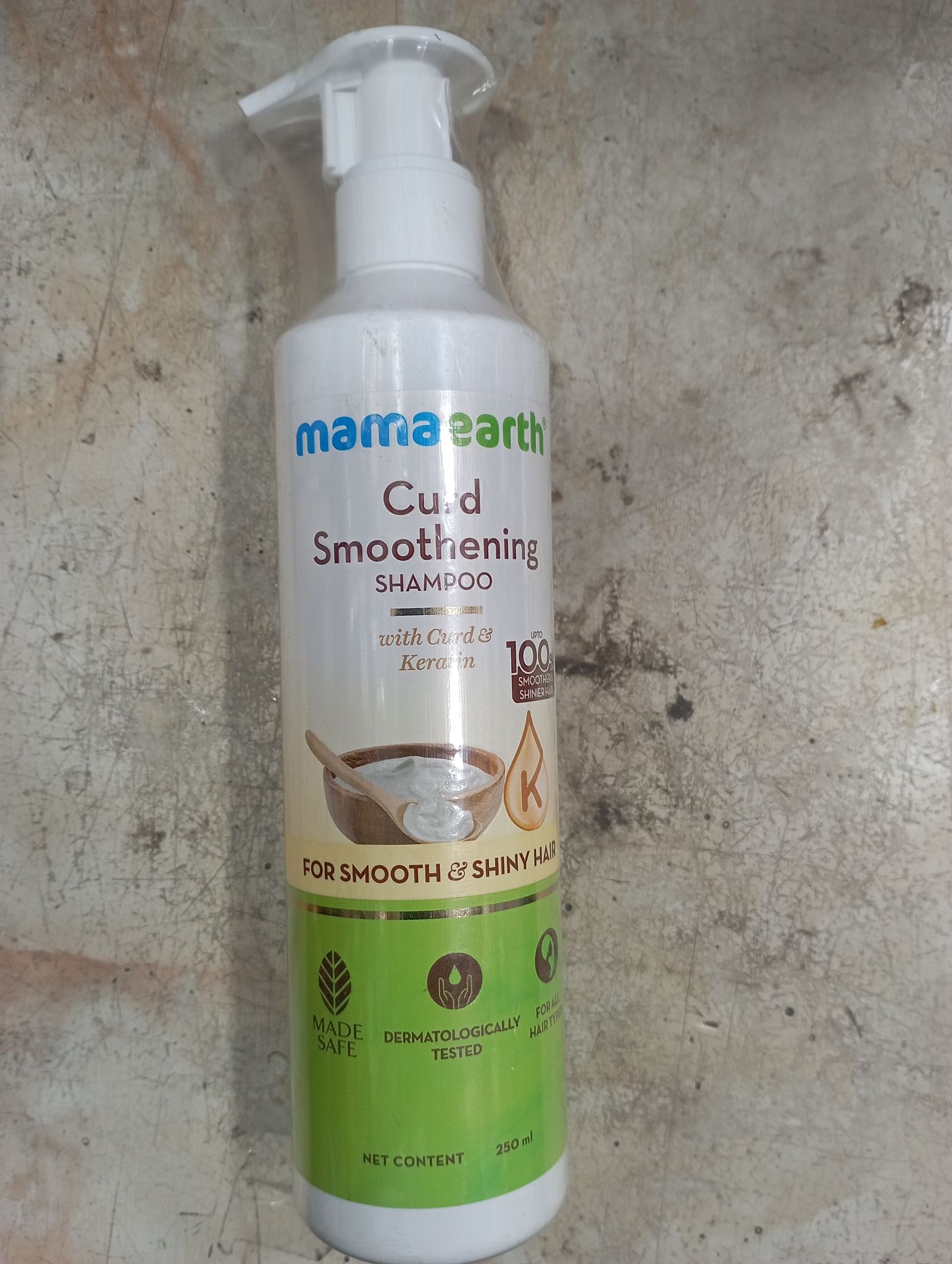 Mamaearth Curd Smoothening Shampoo With cur & Kerati 100 Shoot Sanga For smooth & shiny har Made dermatologically for Safe Tested Hair th Net content 250 ml 