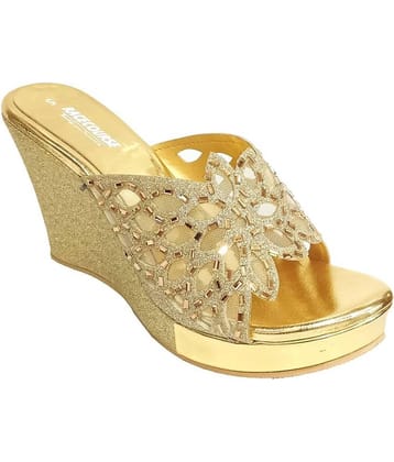 Racecourse - Gold Women's Slip On Heels