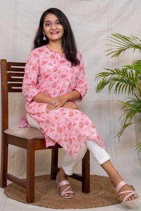 Meadowsweet Pink Floral Straight Cut Cotton Kurta-S