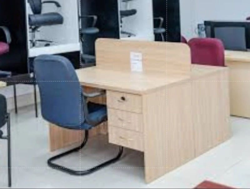 Plywood Brown Rectangular Office Workstation, Seating Capacity: 1 Seater