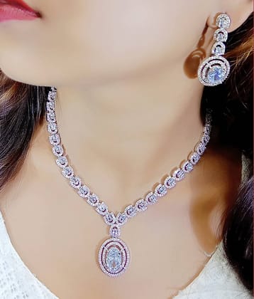 Ladymania Green Alloy Necklace Set ( Pack of 1 )