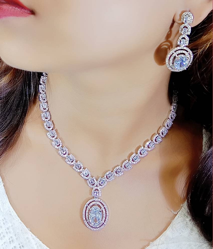 Ladymania Green Alloy Necklace Set ( Pack of 1 )