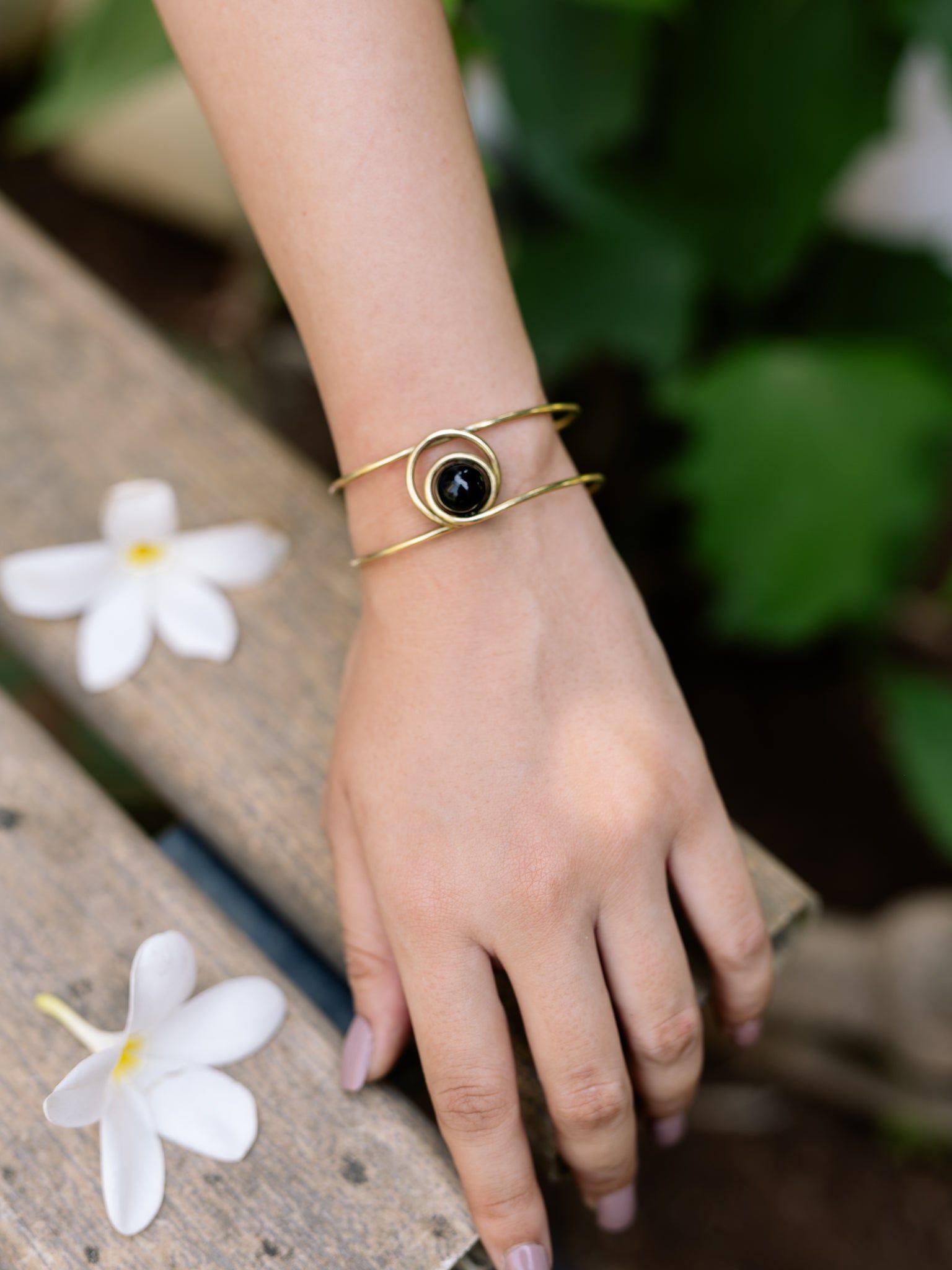 Serene Black onyx Stone Brass Bracelet Adjustable (Anti Tarnish)