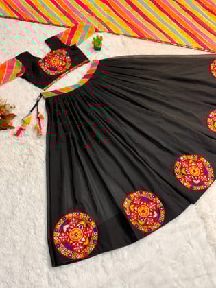 👗💌Shreemall is Launching Navratri special Lehenga Choli👗💌