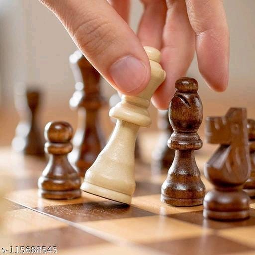 Wooden Chess Set with Folding Board and Magnetic Pieces