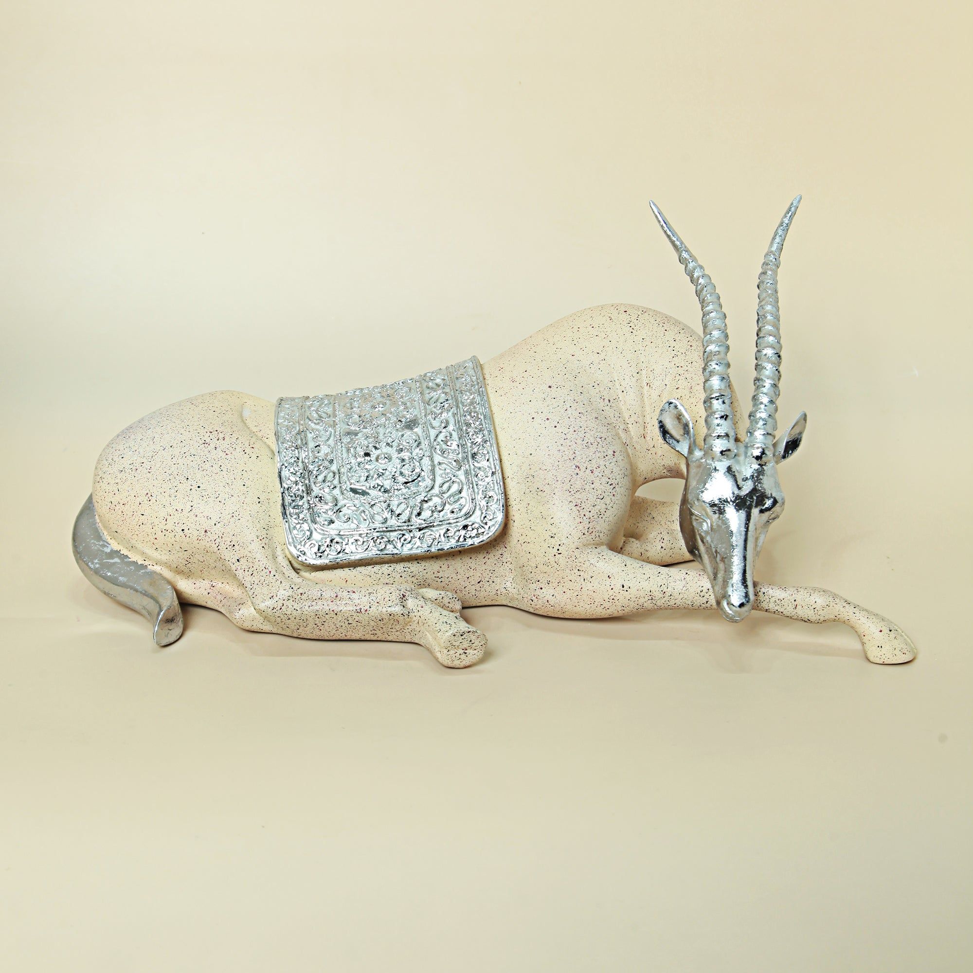 Springbok Antler Table Decor-Beige / Straight Horn