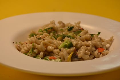 Pasta foxtail millet (kangani) white sauce