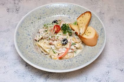 Chicken Fettuccinni Alfredo
