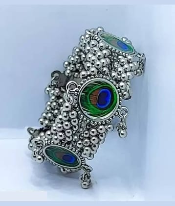 Samridhi DC Silver Cuff ( Pack of 1 )