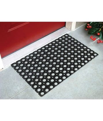 Status - Regular Rubber Door Mat ( 60 X 40 cm ) Single - Black