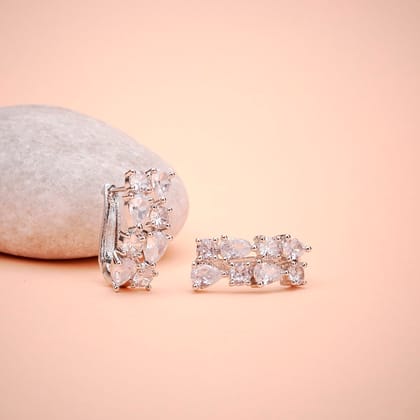 Luminescent White Studs-White / Rhodium
