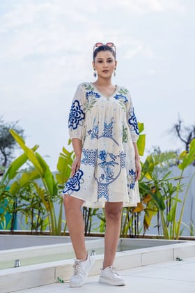 WHITE PARTY TUNIC DRESS: IVORY BLUE THREADWORK DRESS-BEIGE / XL