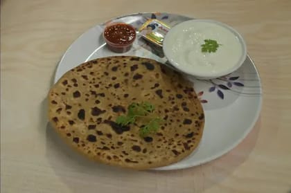 Desi Ghee Aloo Schezwan Paratha