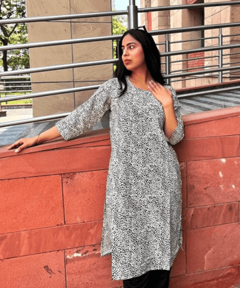 Rui stylish blend leapord pattern Long Top Rui stylish blend leapord pattern Long Top