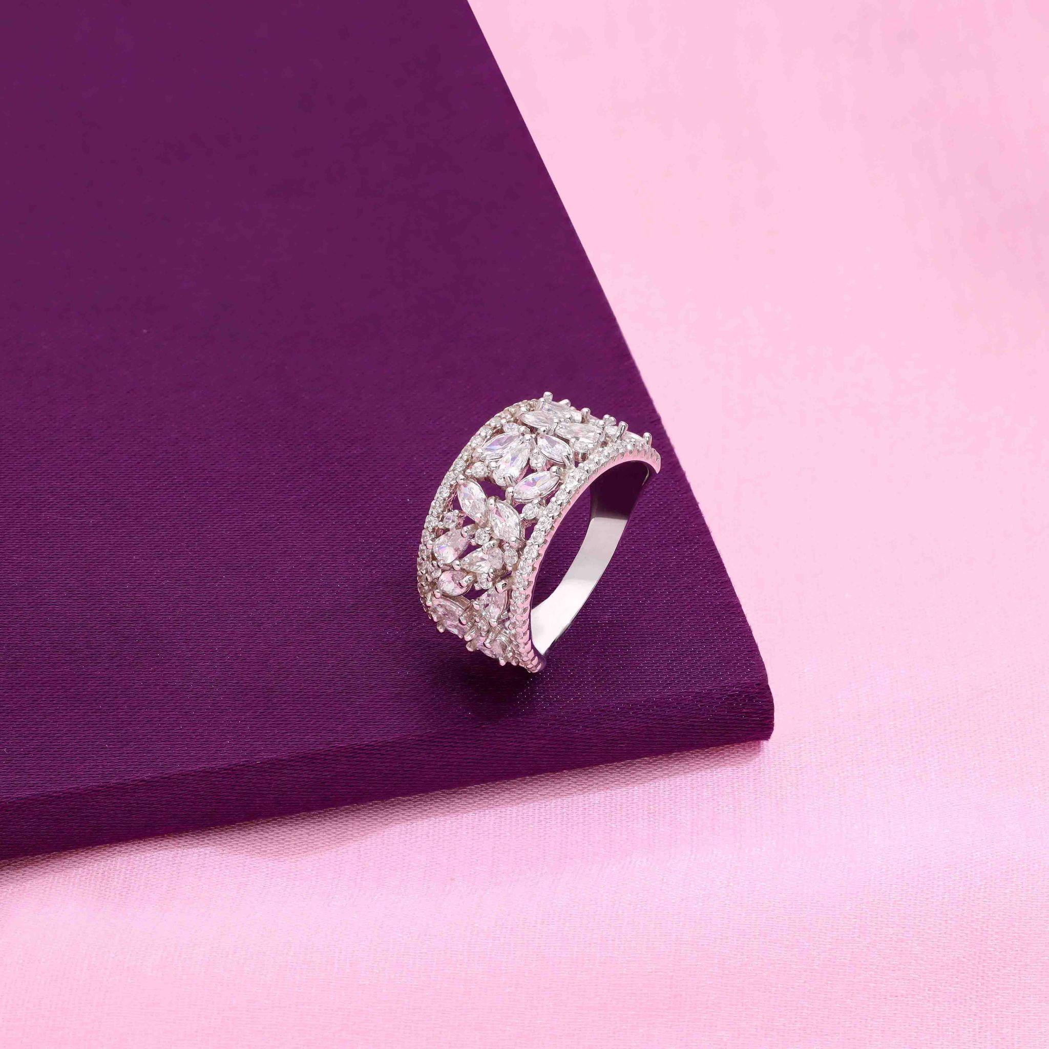 Chic Flower Silver Statement Ring-White Stone / Silver / US 5 (15.6 mm Diameter)