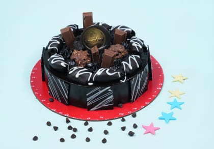 Kitkat & ferrero cake [egg]