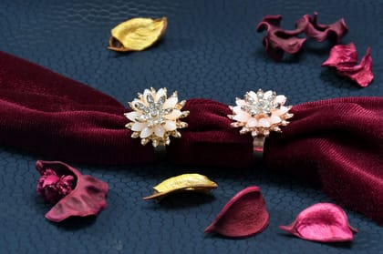 Elegant Floral Ring