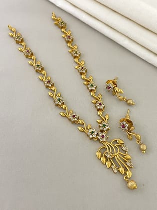 Beautiful Necklace With Earrings