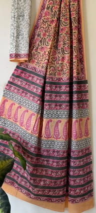 Hand block printed cotton mul saree with blouse.....Size 6.5 with blouseNatural dye n colourPure cotton (92*80)Pure hand ( without skrin chemical),,