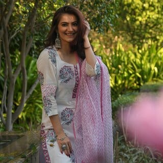 SVB White Colour Floral Print Kurta Set
