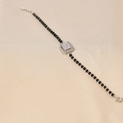 Square Serenity Mangalsutra Bracelet - Large Stone